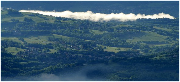 Brumes sur les colines bordières de Belledonne - 11 mai 2010