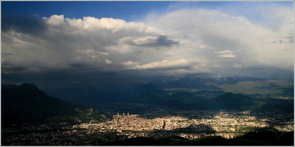 Orages autour de Grenoble - 18 mai 2011 - 19h30