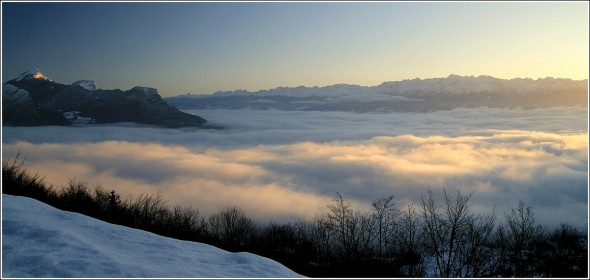 Mer de nuages au dessus de Grenoble - Vercors Chartreuse et Belledonne au soleil !