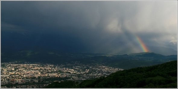 Arc en ciel sur le Sud de Grenoble - 29 avril 2011 - 18h45