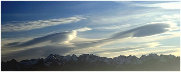 Lenticulaires au dessus de Belledonne - 20 novembre 2009