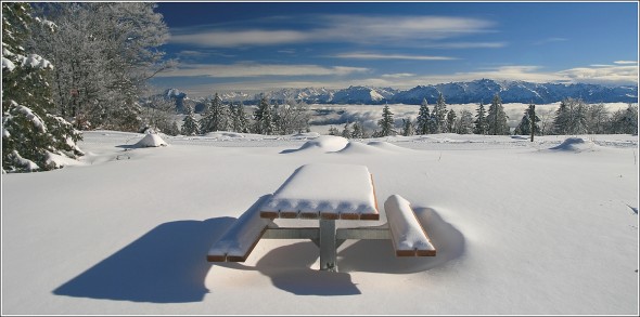 A table ! Autrans, mer de nuages et Belledonne - 12 janvier 2011