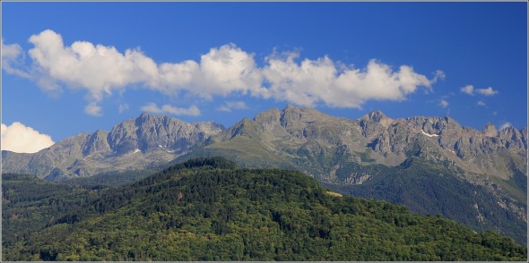 Massif de Belledonne depuis la vallée du Grésivaudan - 11 juillet 2011