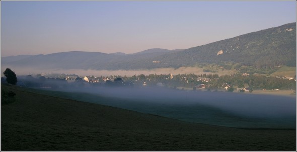 Le soleil se lève sur Lans en Vercors - 25 juin 2010