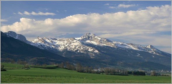 Villard de Lans et la Grande Moucherolle (2284m) depuis Lans en Vercors - 30 avril 2010